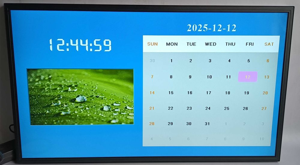 Monitor multimedialny LCD 32” 1920x1080p z pilotem wbudowane głośniki