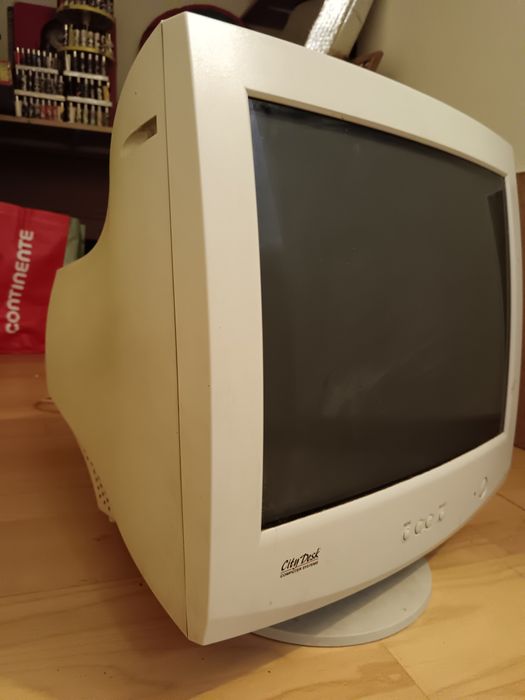 Monitor para PC de secretária antigo