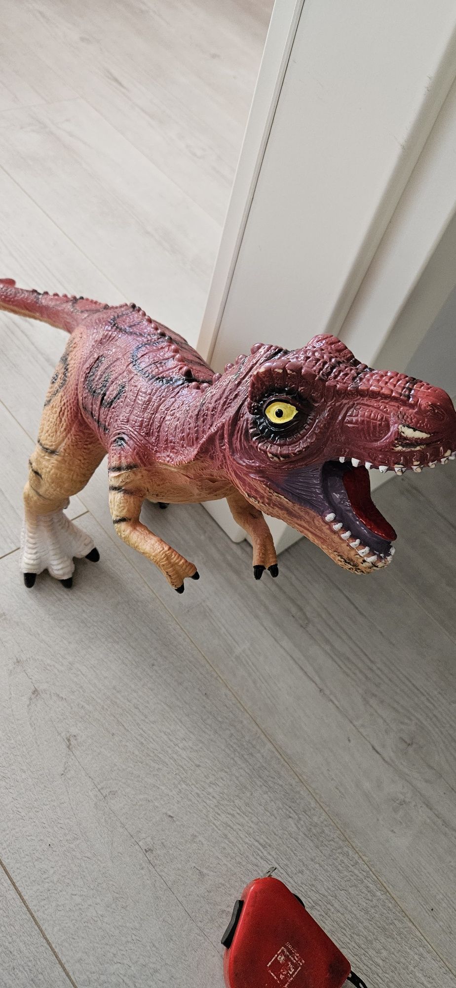 T-rex Gigant dinozaur 55cm gumowy, z dźwiękiem