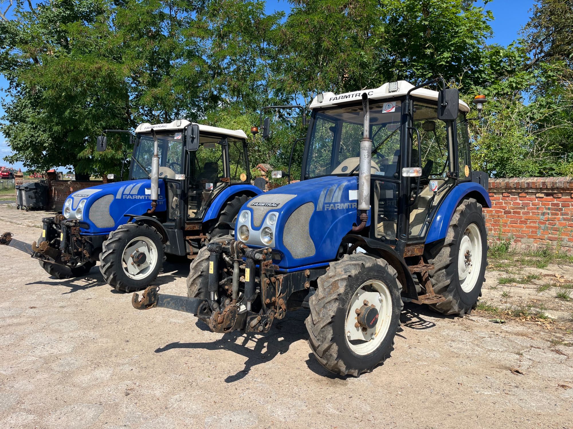 Ciągnik FARMTRAC 555 dt 2016 r tuz przedni