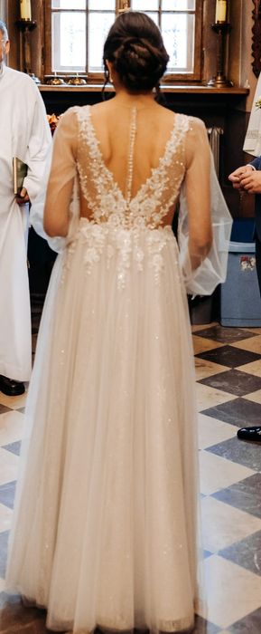 Suknia ślubna z kryształkami Swarovski