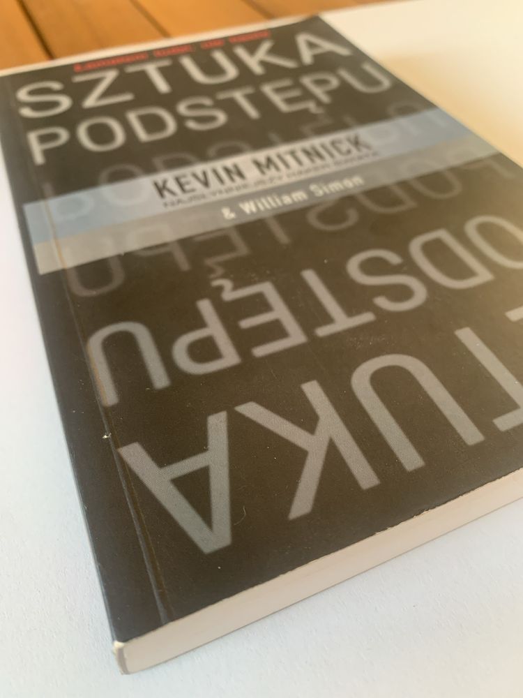 ,,Sztuka podstępu. Najsłynniejszy haker świata’’ Kevin Mitnick