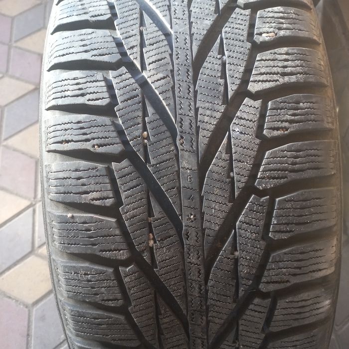 Зимова гума Nokian-Hakkapelita rs2-255.50.r19.5.120 стиль 450