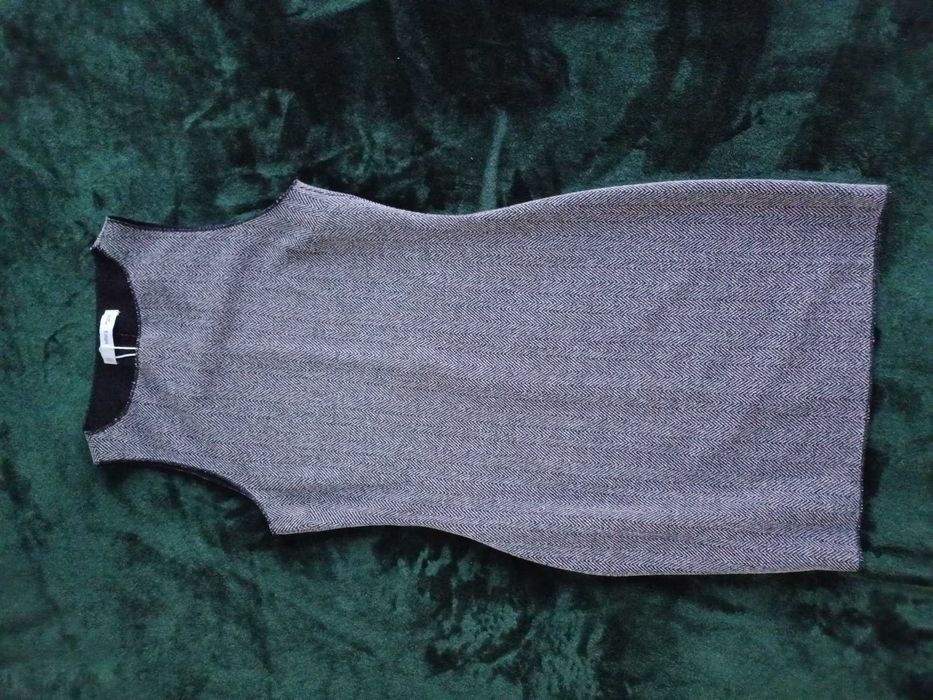 Dopasowana sukienka Mango