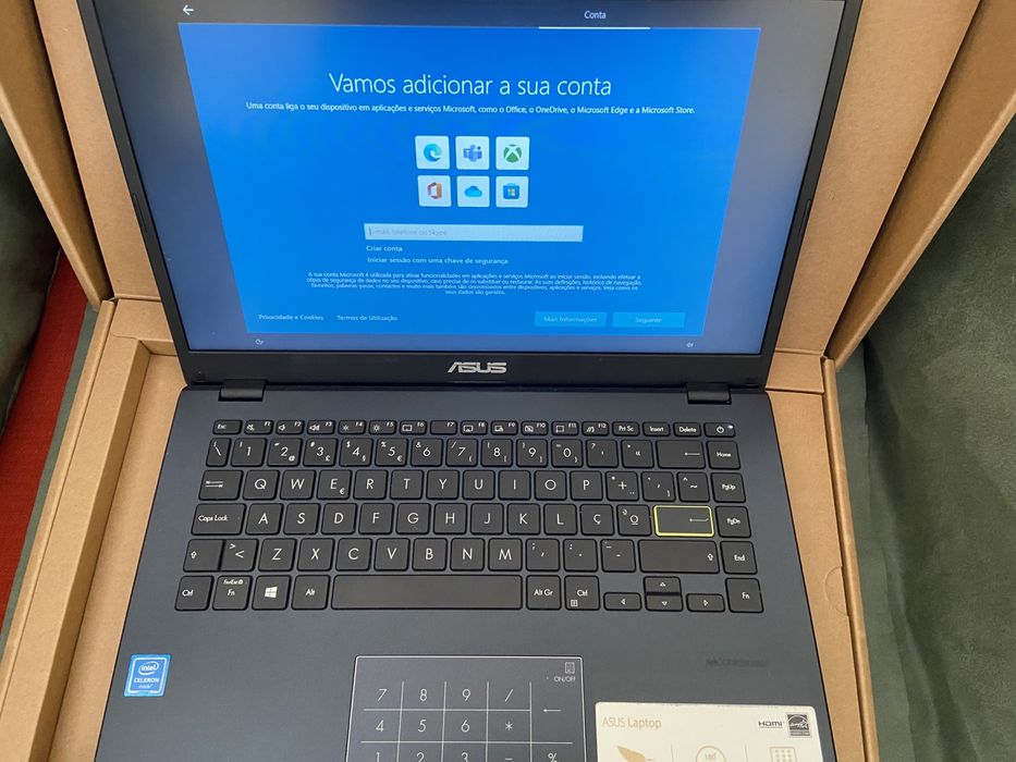 Portátil ASUS E410M à Venda - Com pouco uso!