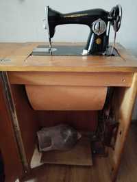 Стара швейна машинка