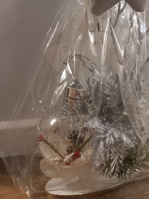 Ozdoba świąteczna, bombka, choinka, nietrafiony prezent