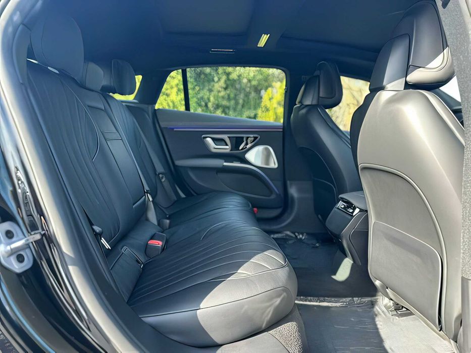 Mercedes-Benz EQS      2022