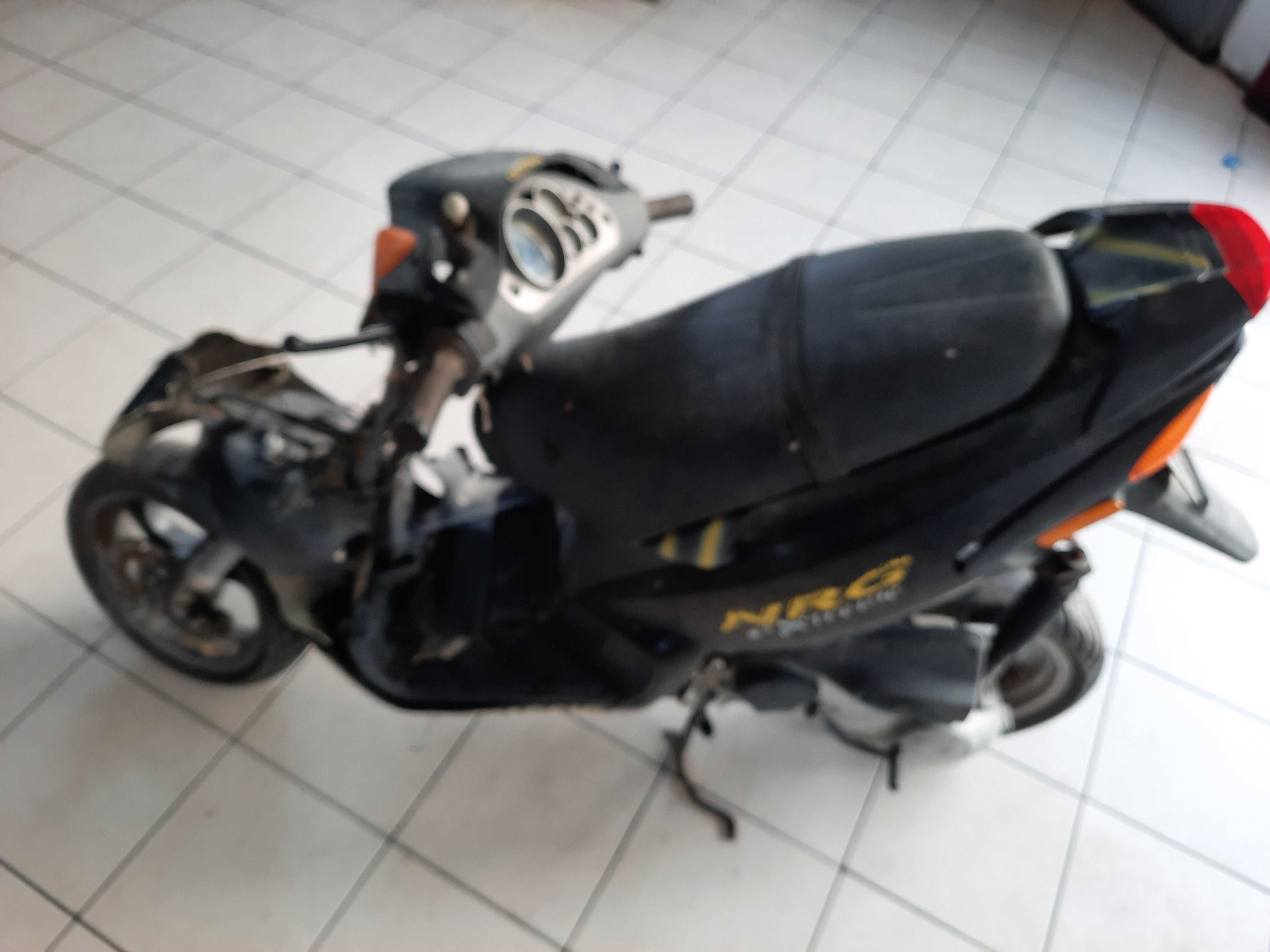 Piaggio Nrg exteme acidentada.