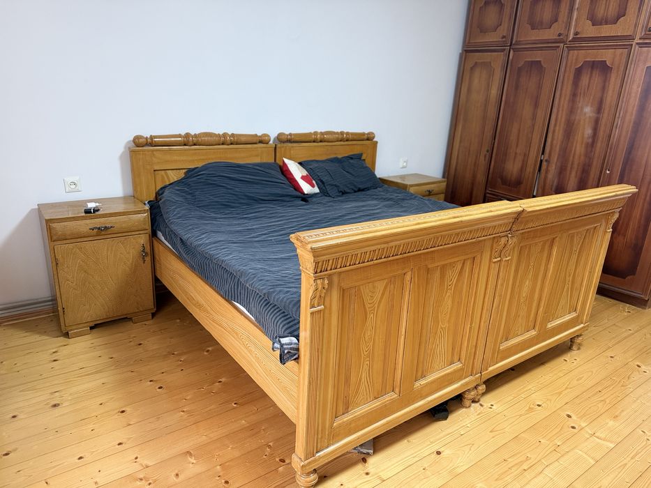 Продаю ліжко, 2 тумбочки, шафа