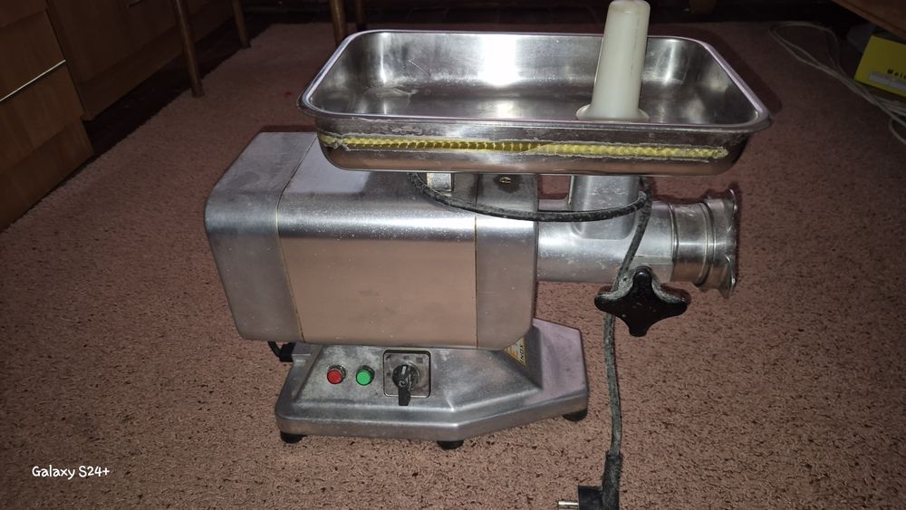 М'ясорубка EWT INOX ME120E