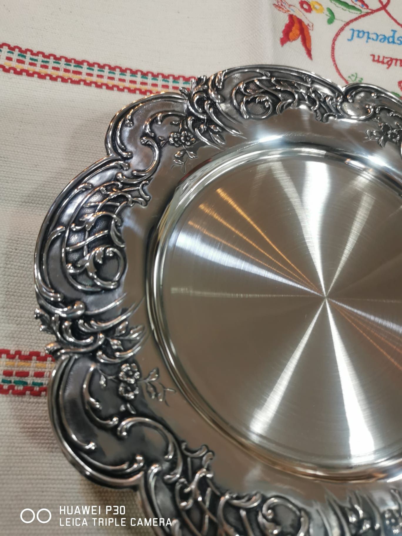 Salva em prata com 100 anos