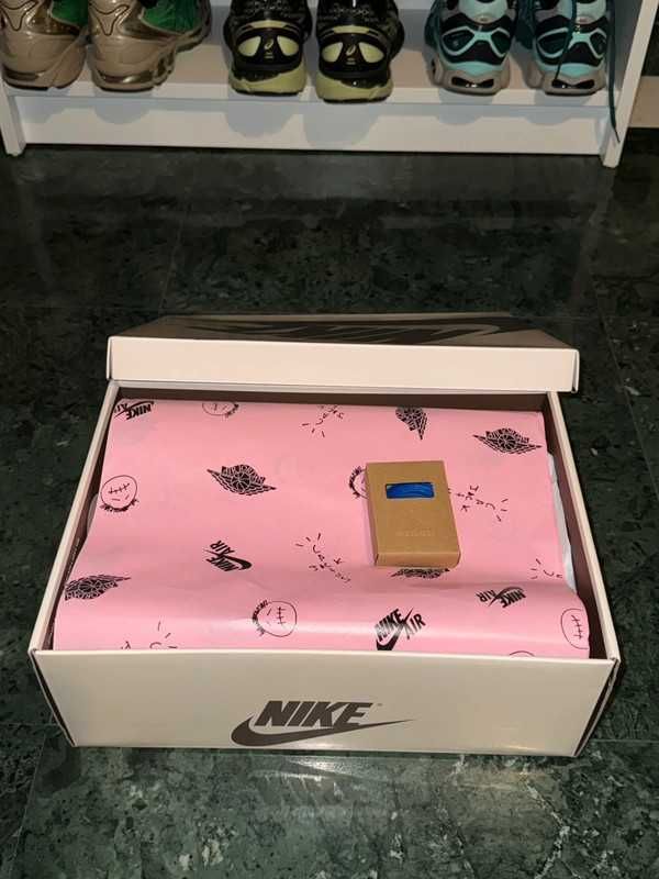 Travis Scott x Jordan Air Jordan 1 Low OG Canary Yellow 42 EU