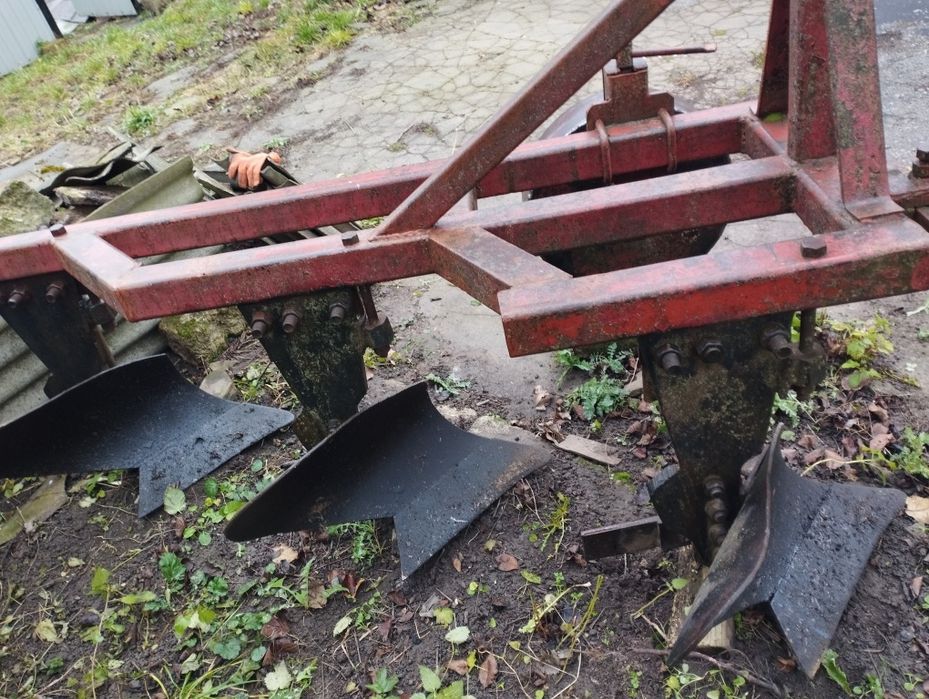Продам плуг трохкорпусний 3-30 до трактора МТЗ чи ЮМЗ.