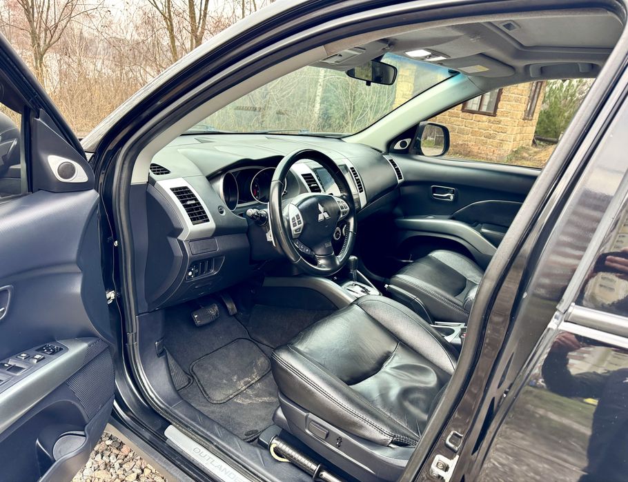 Продам Mitsubishi Outlander XL