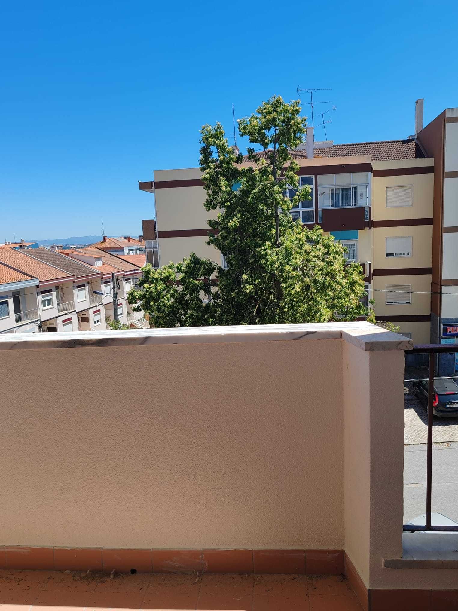 T1 com 3 varandas - Venda particular, s/ intermediação de imobiliárias