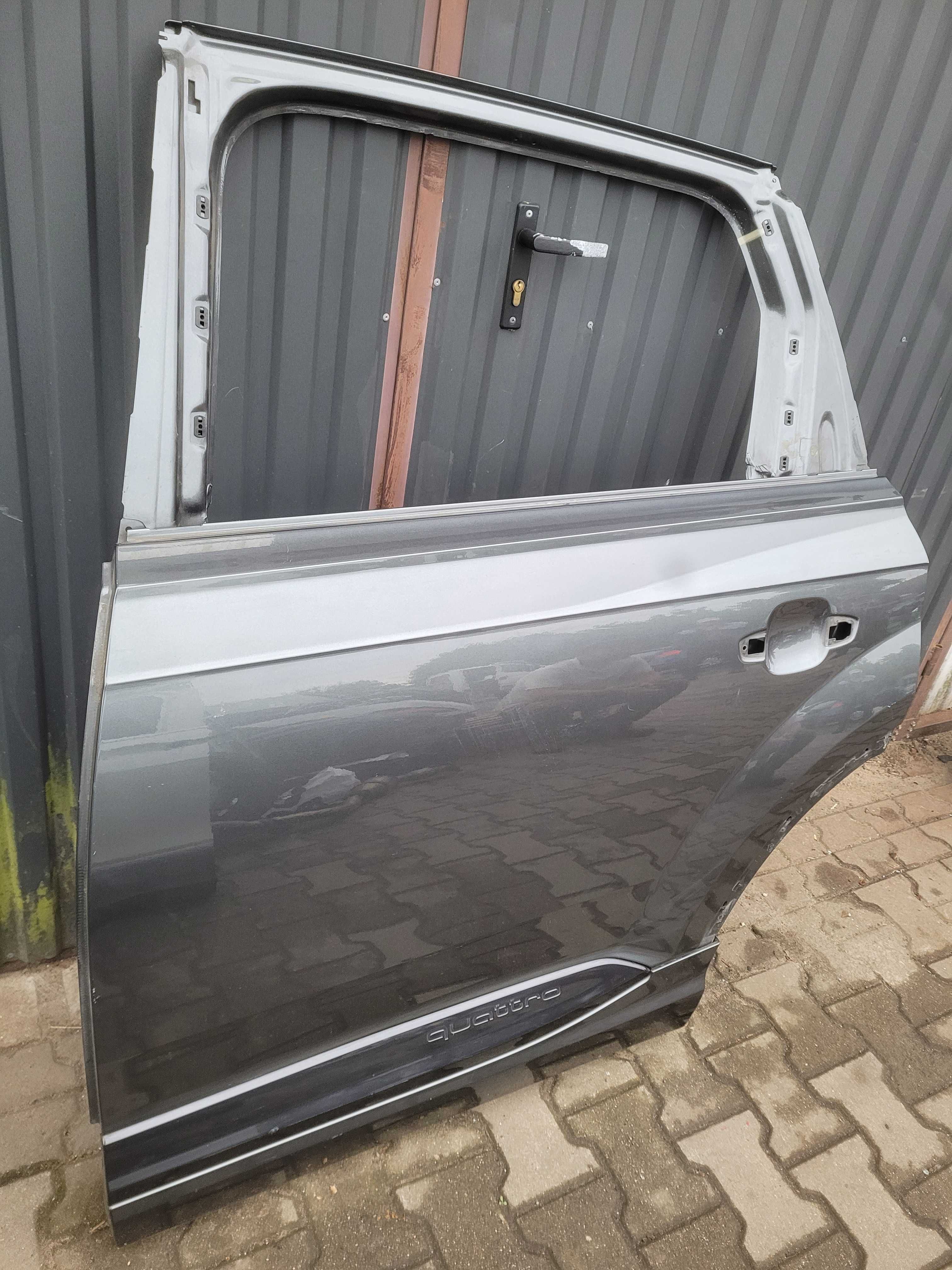 Audi Q7 4M lewe tylne drzwi lewy tył