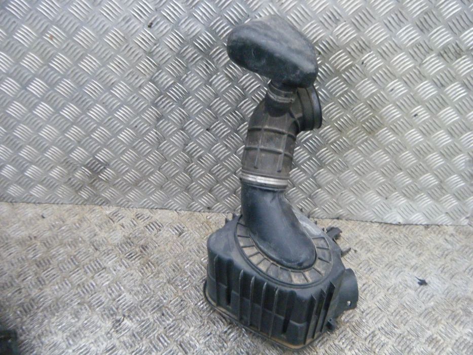 Obudowa filtra powietrza REZONATOR alfa romeo 159 1,9  jtd  51785518 =RADOM