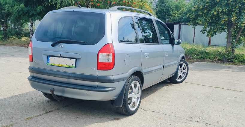 Opel zafira 2004 r 1.8 125 km klimatronik Prywatnie 7 osobowe