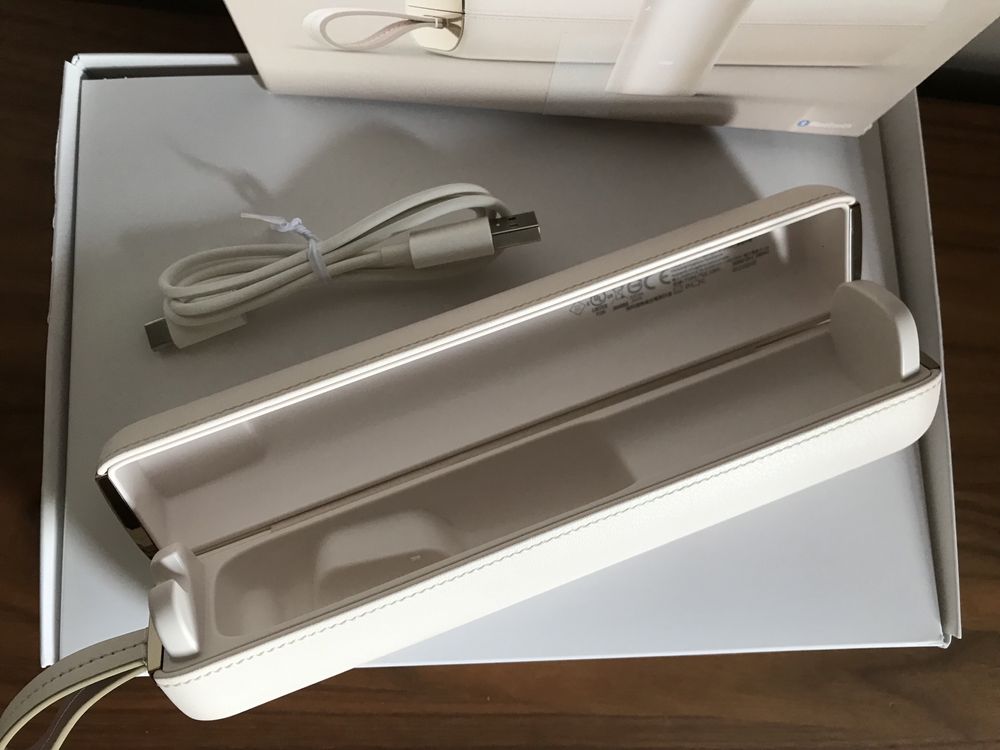 Philips Sonicare 9900 Prestige etui ładowarka USB szczoteczki HX9992