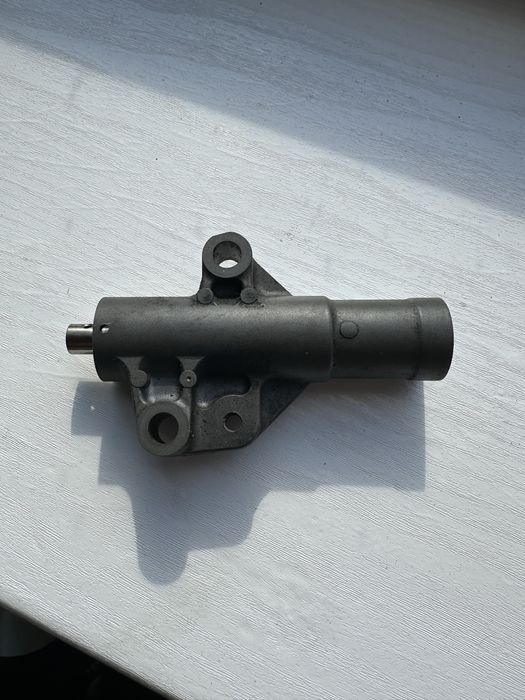 Продам Натяжитель для Mitsubishi Lancer 9 2.0