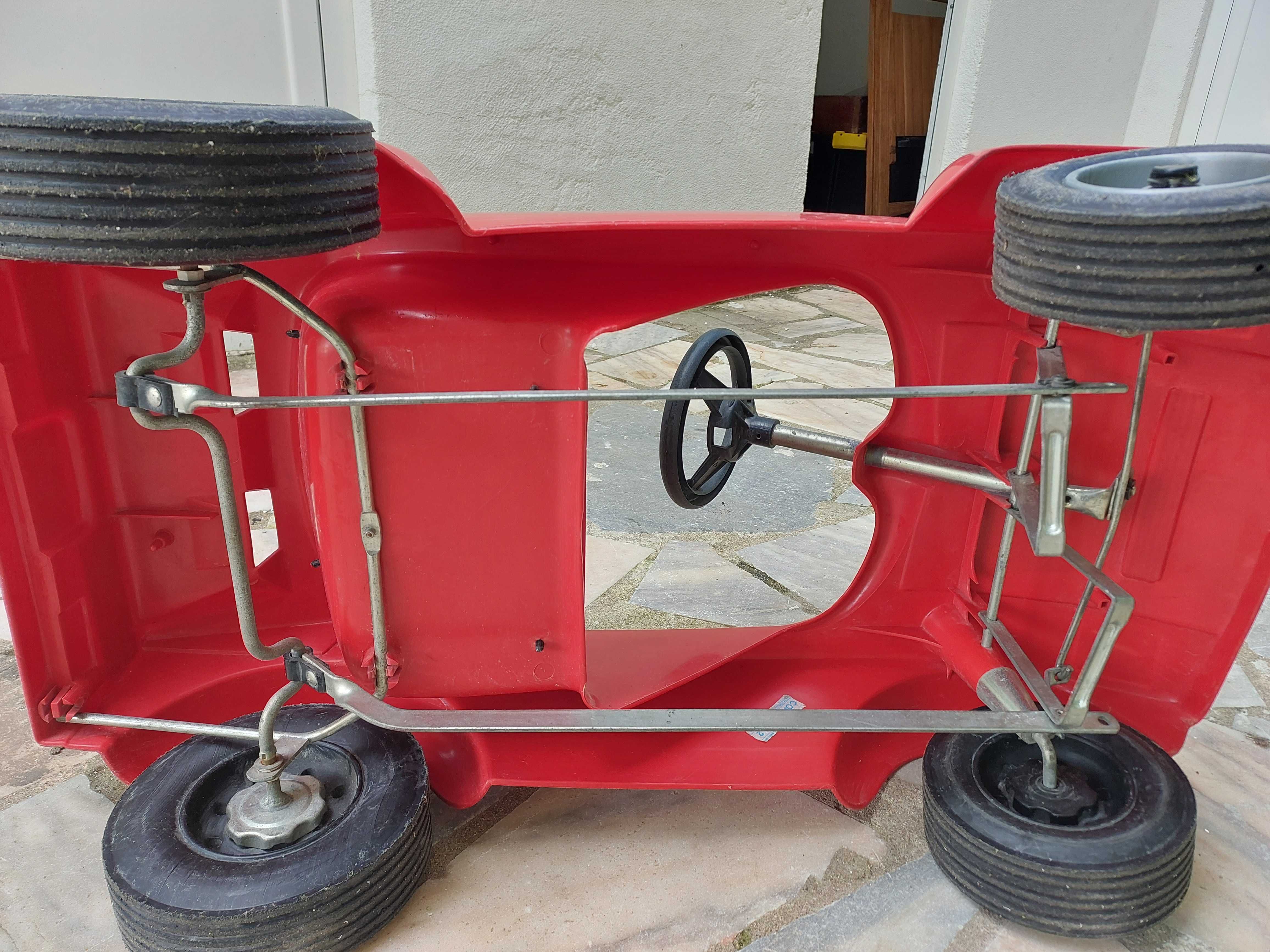 Carrinho de pedais Bebecar Ferrari Testarossa ano 1990