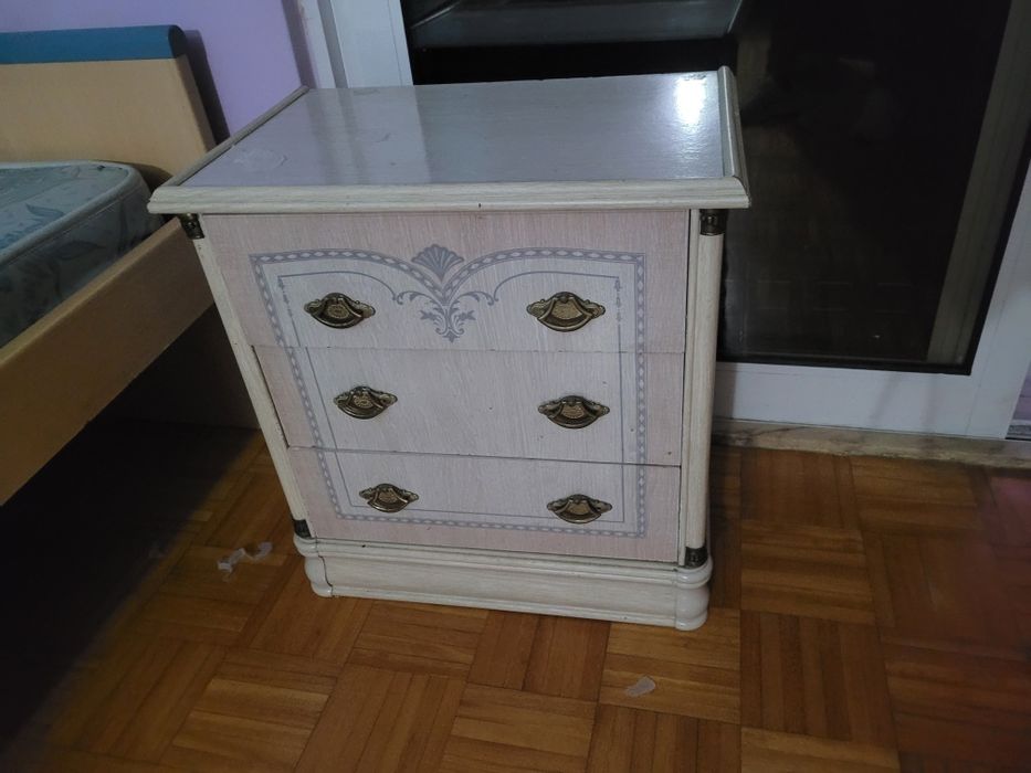 Conjunto de mesa de cabeceira camiseiro e secretária
