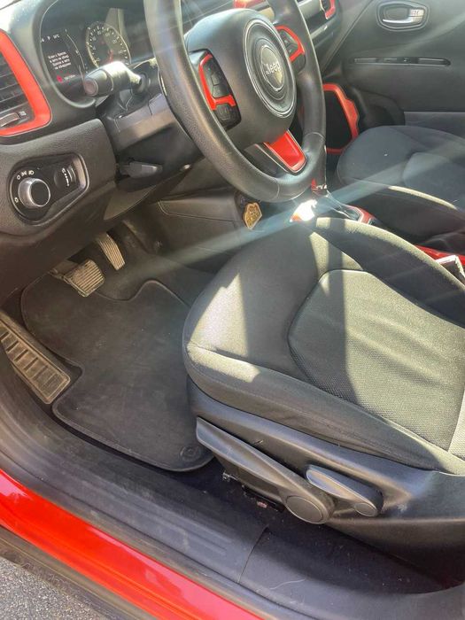 Автомобиль Jeep Renegade