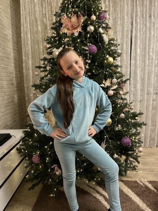 Теплий костюм чудової якості 134-140 см