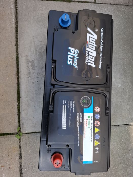 Akumulator samochodowy 12V
