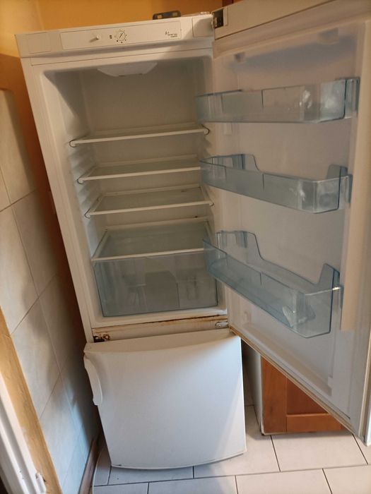 Lodówka sprawna 150 wysokość