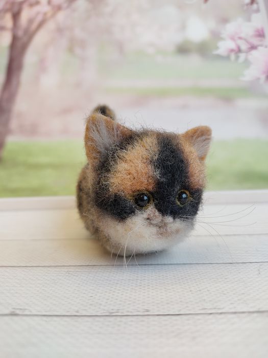 Игрушка кот. Котики из шерсти. Котята. Портрет котика. Серый котенок