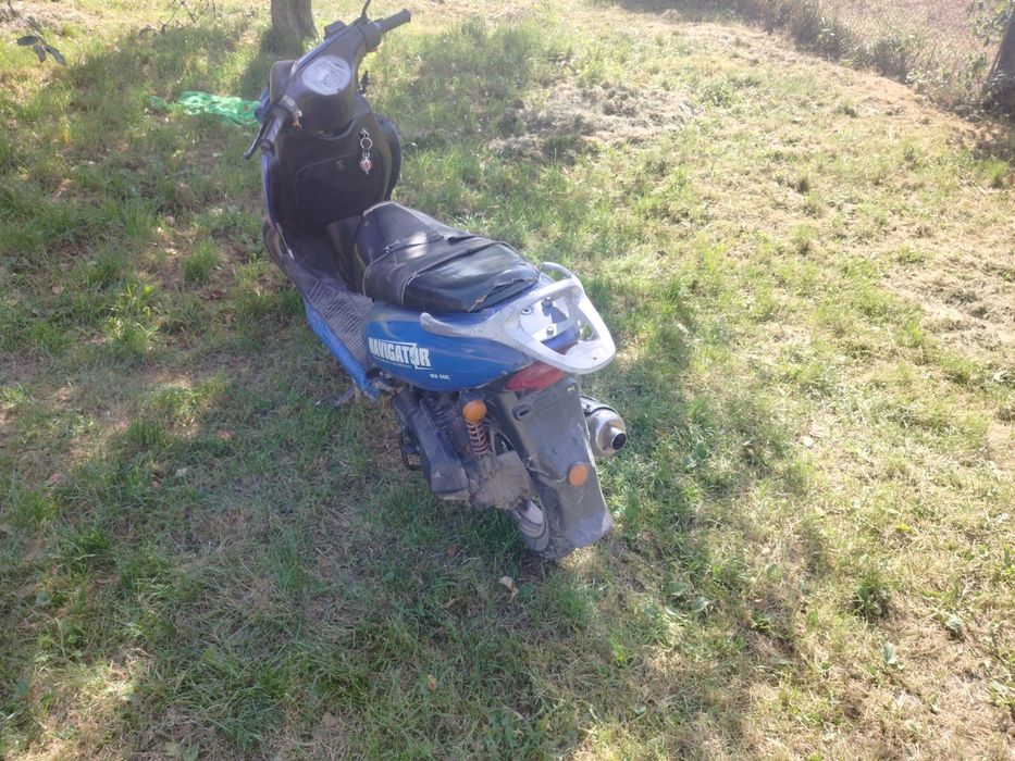 Продам скутер 2500грн