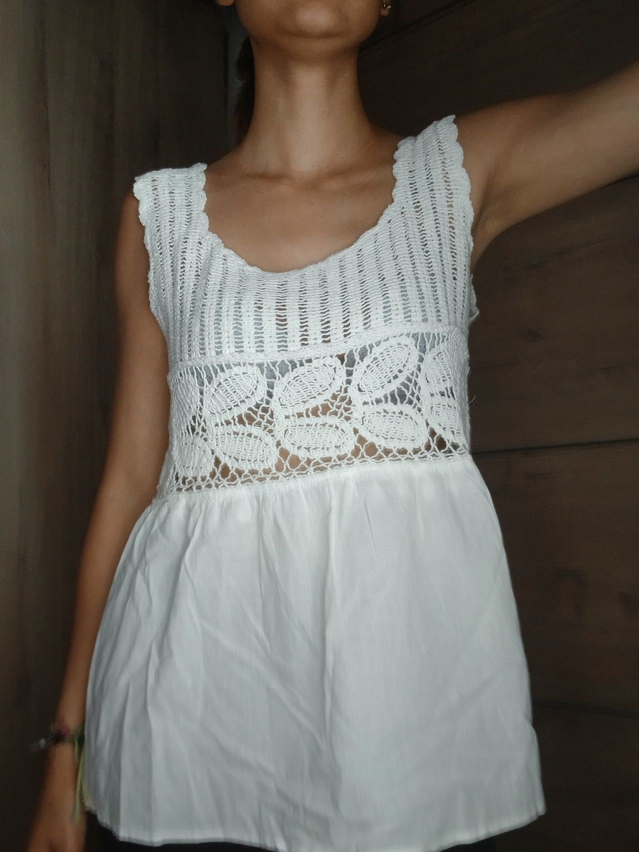Camisa em renda.
