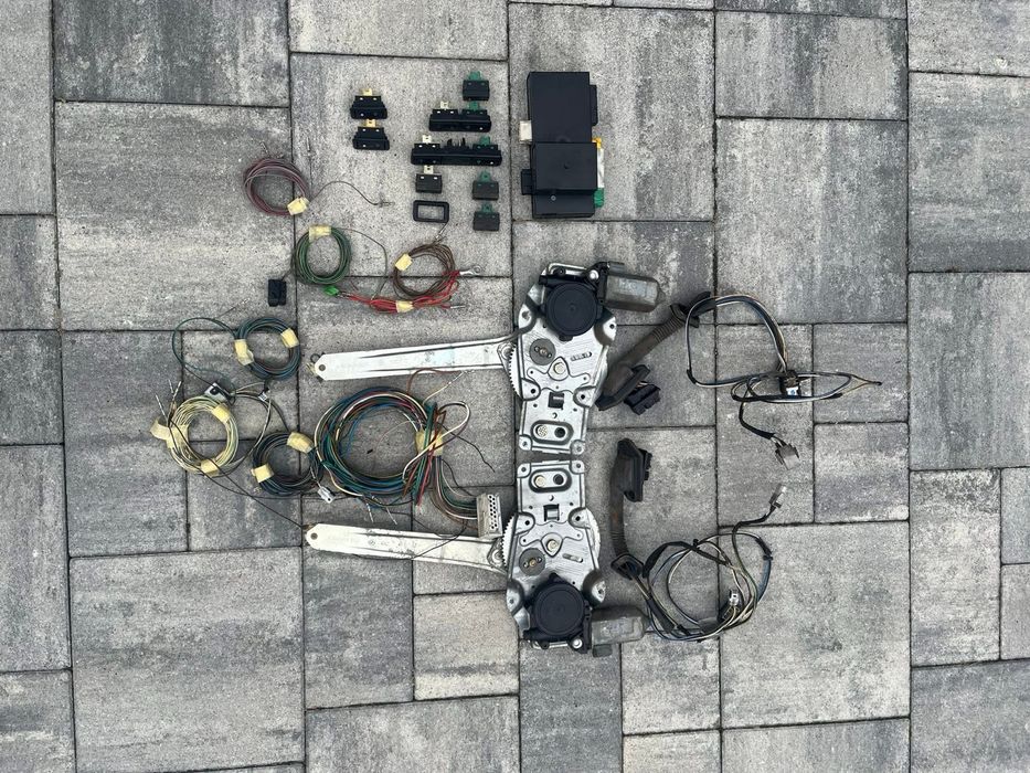 Bmw E36 Elektryczne Szyby Tył Zestaw Rarytas Doposażenie