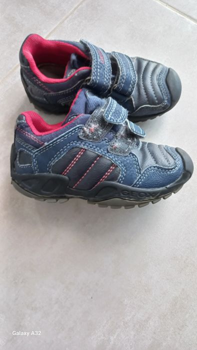 Vários ténis menino