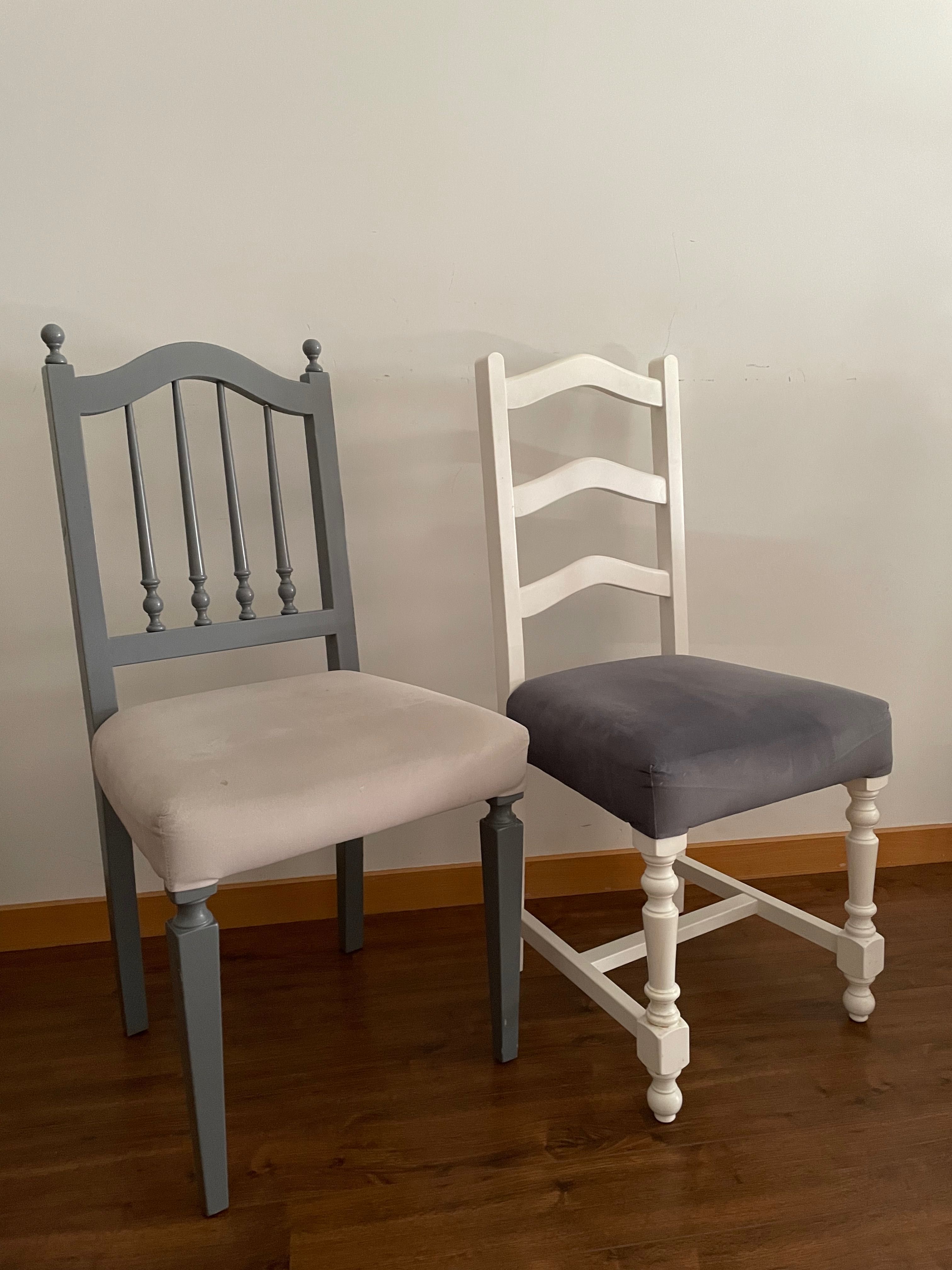 Conjunto de quatro cadeiras