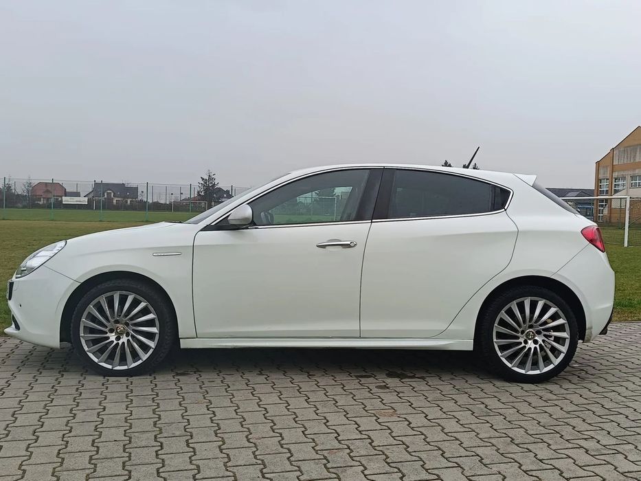 Alfa Romeo Giulietta 2.0 D 170 KM Nawigacja pół skóra climatronic
