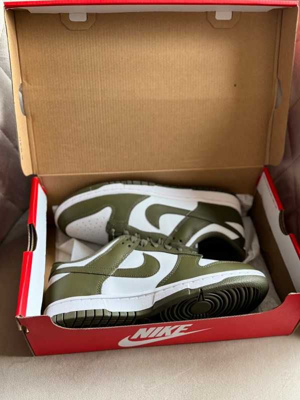 Nike Dunk Low Medium Olive  37.5