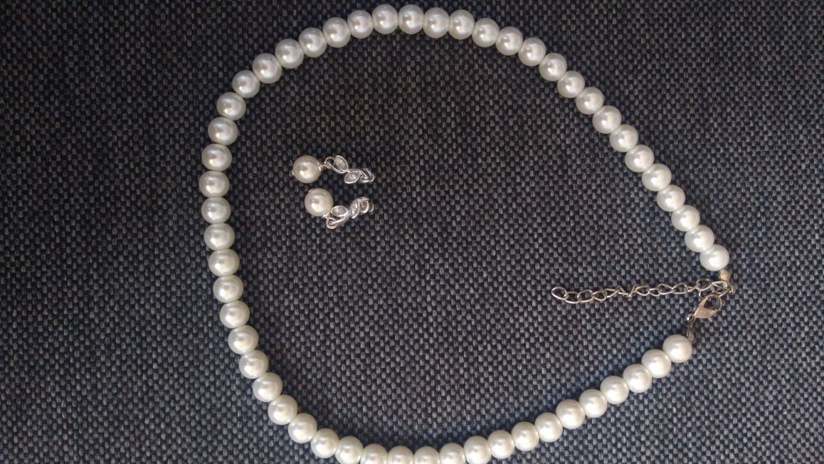 Perłowy komplet Avon kolczyki i łańcuszek