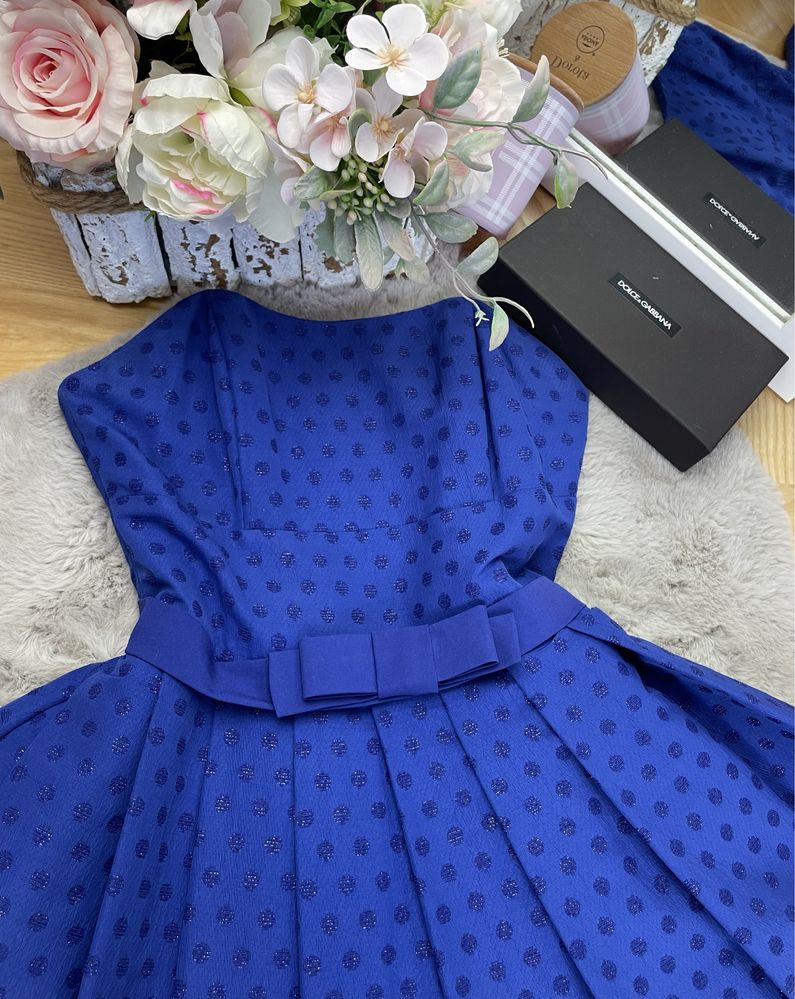 Piękna niebieska sukienka z podszywanym tiulowem dołem/ rozmiar XS/S