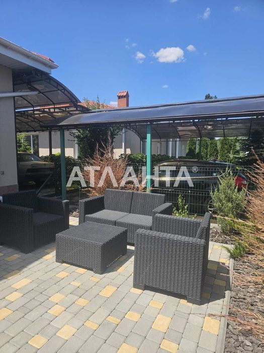 Одноэтажный коттедж в Совиньоне -2 с ремонтом и мебелью