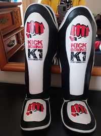 Luvas+Caneleiras Kickboxing  40
