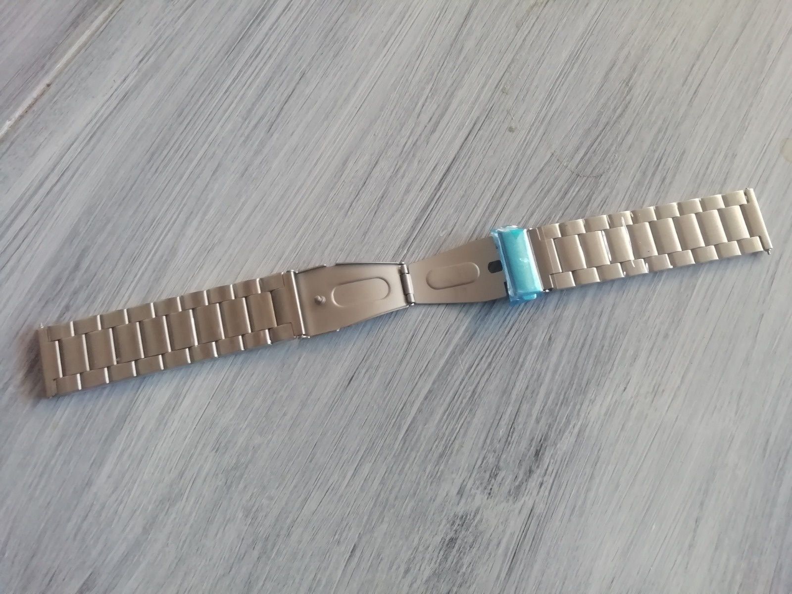 Bracelete 22mm em aço/metal (Nova) Prateada