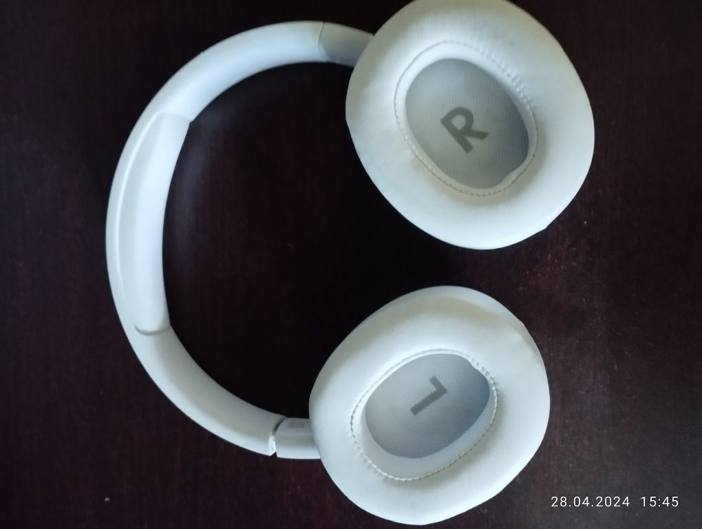 Навушники JBL TUNE760NC