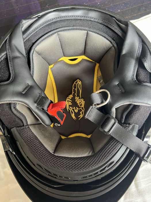 шолом scorion exo helmet