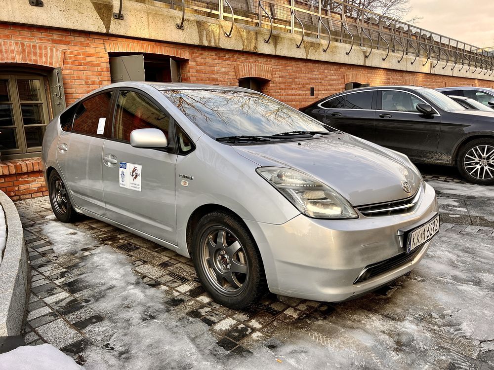 Samochod do Wynajęcia Wynajem Aut pod dostawę cele osobiste Prius