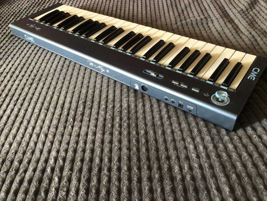 MIDI клавіатура CME M-Key