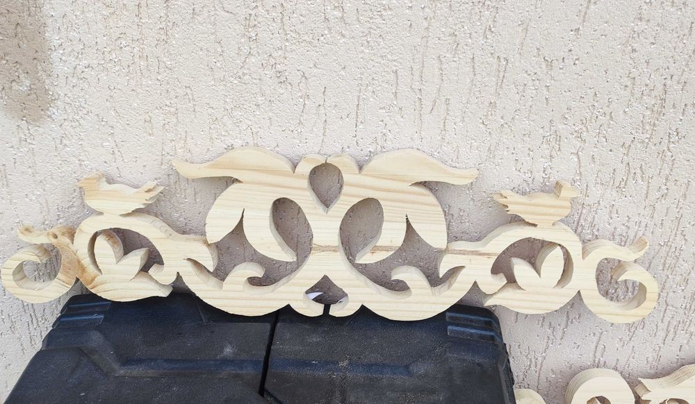 Nadokiennik, wyrezka, ornament - Wzór Lilie
