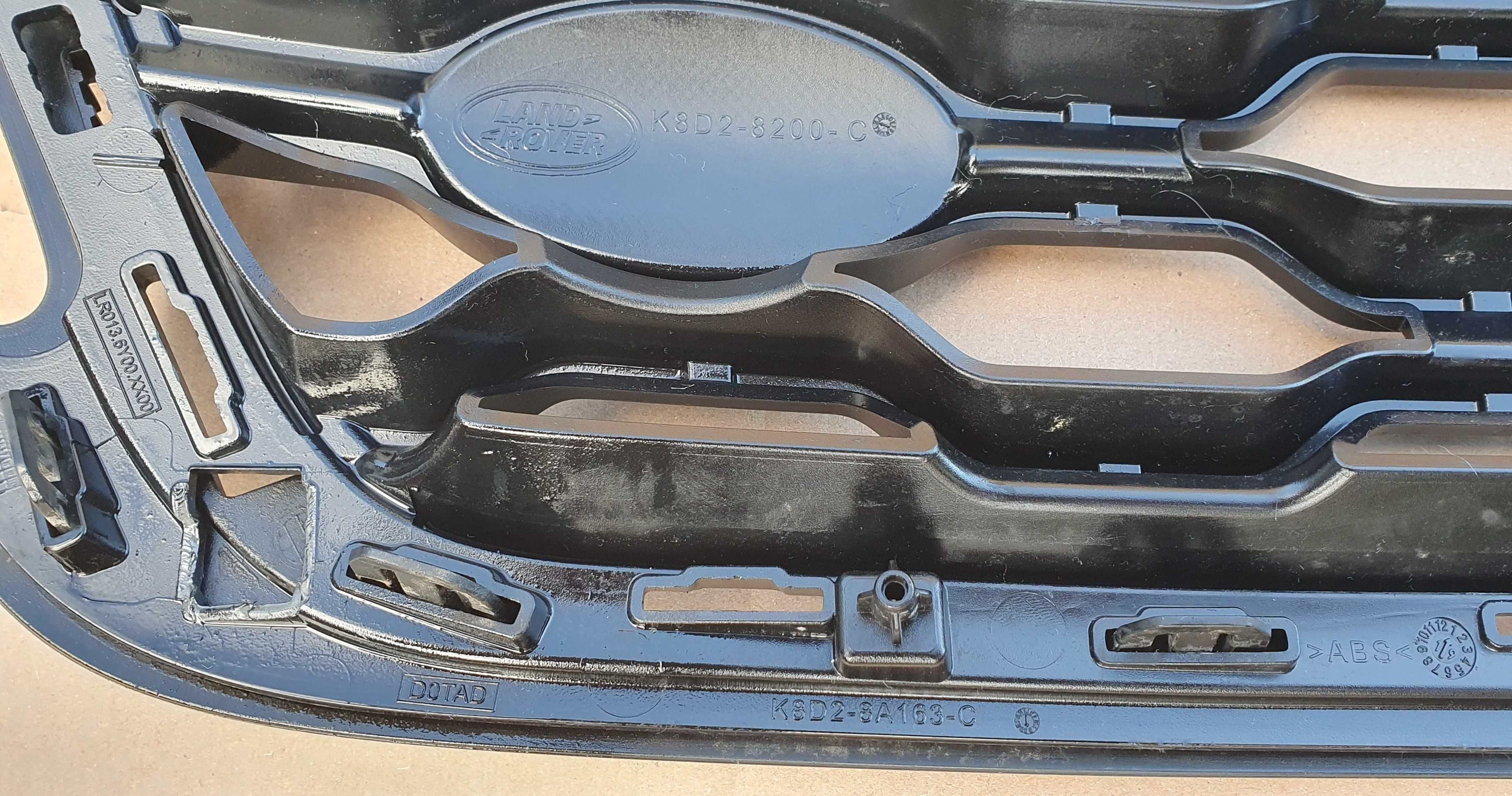 LAND ROVER EVOQUE II L551- Grill,  Atrapa, K8D2-8200-C,  K8D2-8A163 C